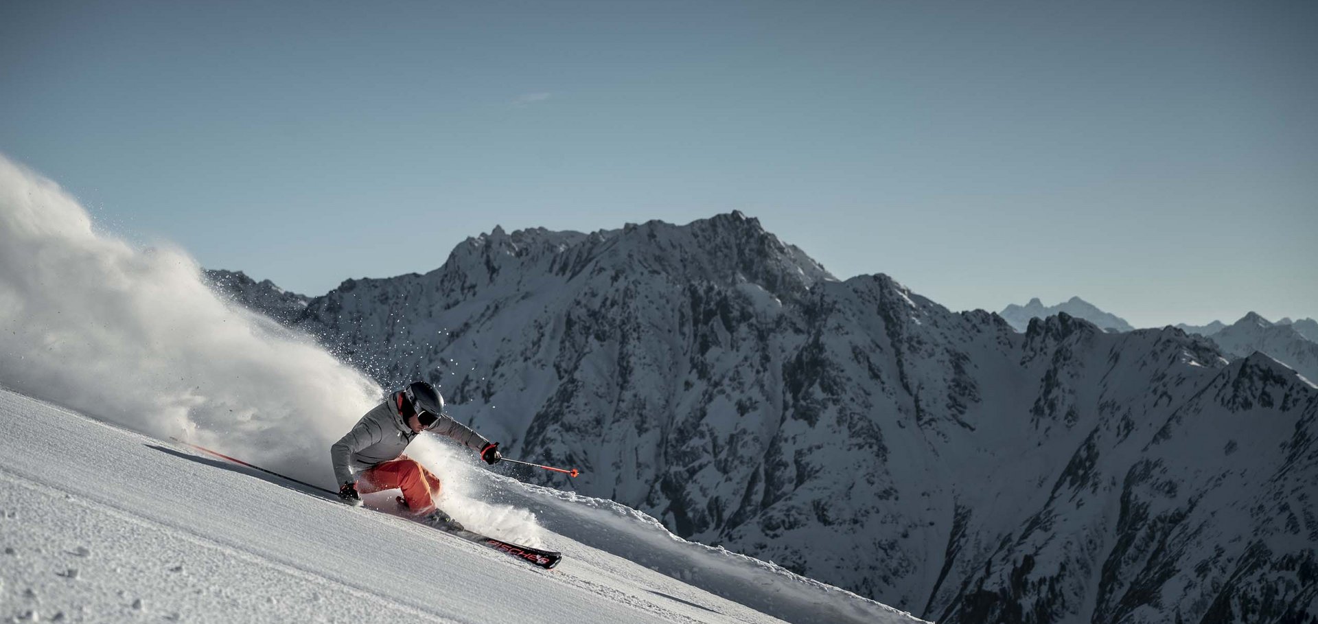 Skiing fun in Ischgl: your hotel on the slopes