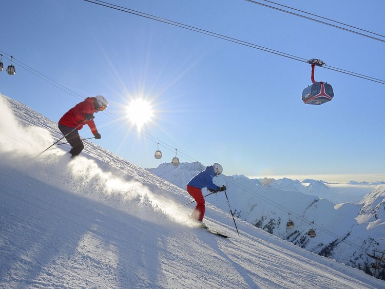 Skiing fun in Ischgl: hotel with ski-in and ski-out access